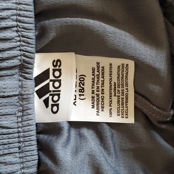 Adidas grey and black shorts - Picture 6 of 8